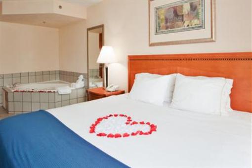 фото отеля Holiday Inn Express Hotel & Suites Brandermill Midlothian (Virginia)