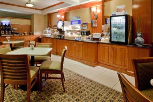 фото отеля Holiday Inn Express Hotel & Suites Brandermill Midlothian (Virginia)