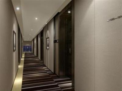 фото отеля Poly World Trading Center Serviced Apartment