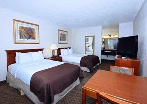 фото отеля Clarion Inn Channelview