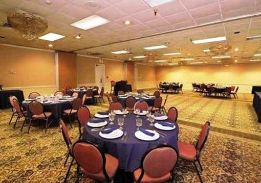фото отеля Clarion Inn Channelview