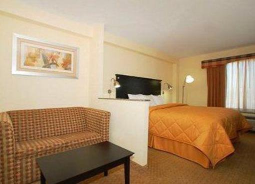 фото отеля Comfort Inn & Suites Airport Maspeth New York City