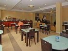 фото отеля Comfort Inn & Suites Airport Maspeth New York City