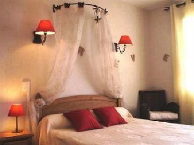 фото отеля Hotel Saint Cyr La Ferte-Saint-Cyr