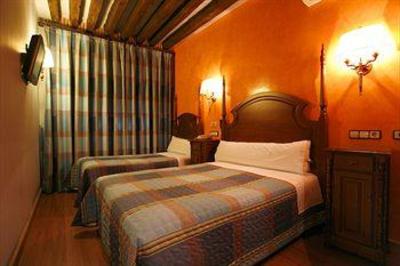 фото отеля Hostal Victoria I
