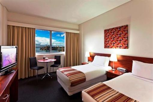 фото отеля Macleay Hotel