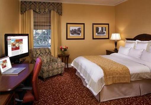 фото отеля The Dearborn Inn