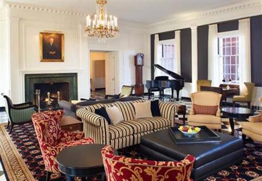 фото отеля The Dearborn Inn
