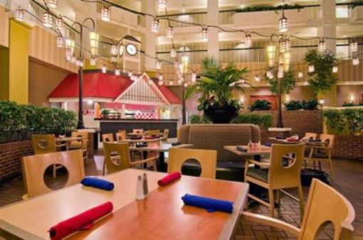 фото отеля Hilton Suites Brentwood
