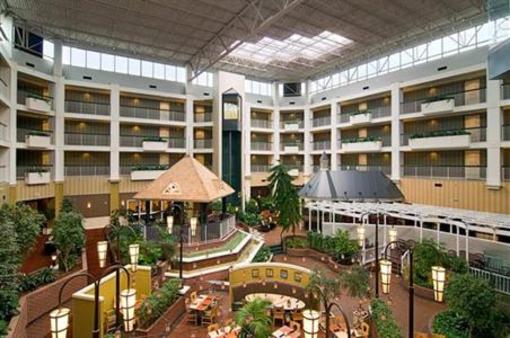 фото отеля Hilton Suites Brentwood