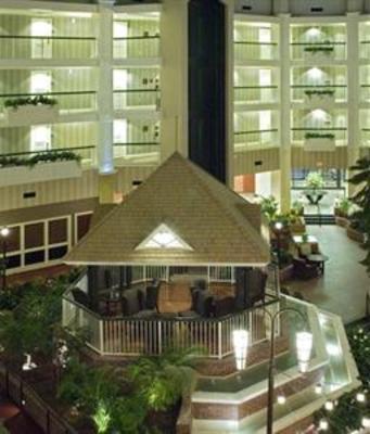 фото отеля Hilton Suites Brentwood