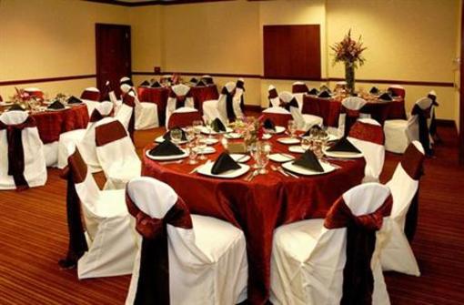 фото отеля Hilton Suites Brentwood