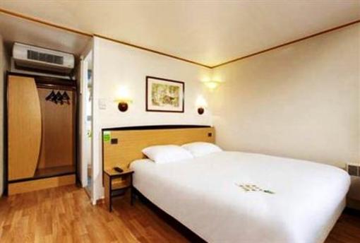 фото отеля Campanile Hotel Livry-Gargan