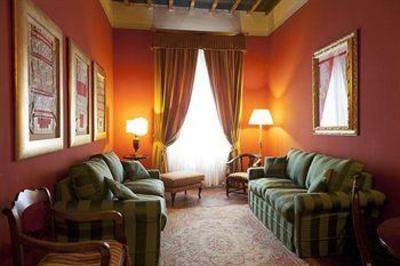 фото отеля Residenza Palazzo Visdomini Pietrasanta