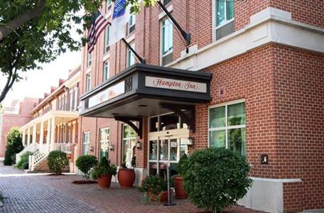 фото отеля Hampton Inn Alexandria - Old Town/King Street Metro