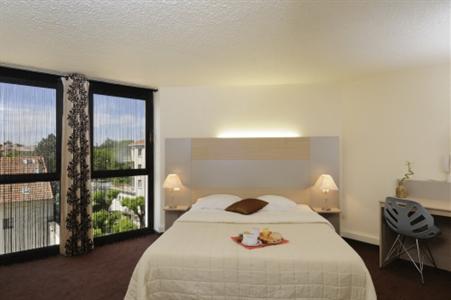 фото отеля Kyriad Hotel Montelimar