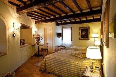 фото отеля Torre Sangiovanni Bed & Breakfast Todi