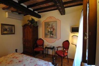 фото отеля Torre Sangiovanni Bed & Breakfast Todi