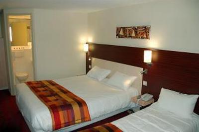 фото отеля Kyriad Hotel Beaune