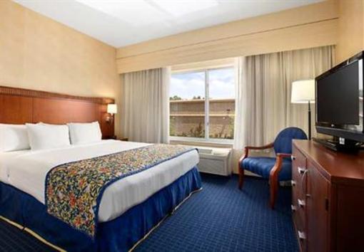 фото отеля Courtyard by Marriott Ventura - Simi Valley