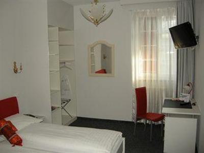 фото отеля Hotel Murtenhof & Krone