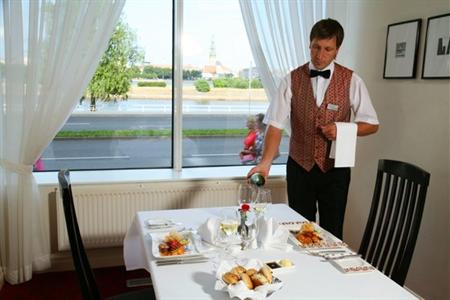 фото отеля Radisson Blu Daugava Hotel Riga