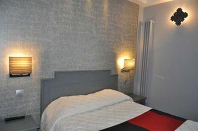 фото отеля Hotel Restaurant Le Fruitier Villedieu-les-Poeles