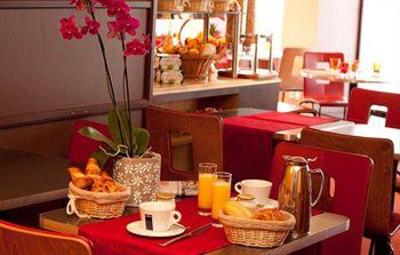 фото отеля Hotel Restaurant Le Fruitier Villedieu-les-Poeles