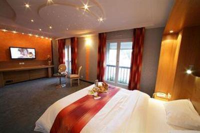 фото отеля Hotel Restaurant Le Fruitier Villedieu-les-Poeles