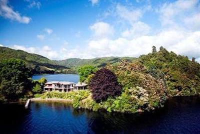 фото отеля Lake Okareka Lodge by lebua