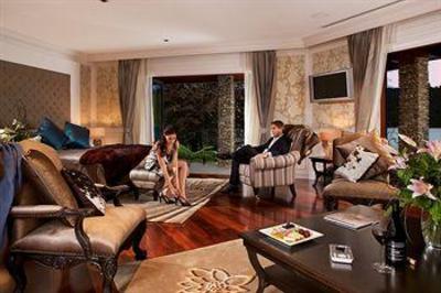 фото отеля Lake Okareka Lodge by lebua