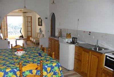 фото отеля Ipsia Apartments Paleokastritsa
