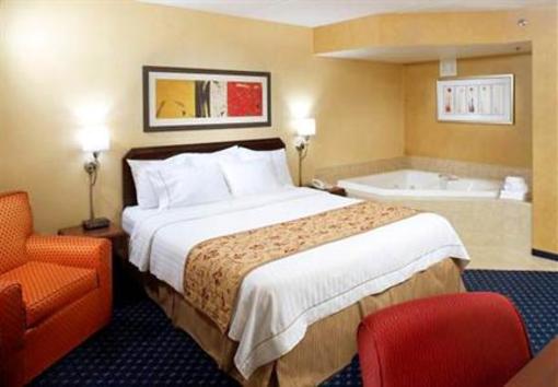 фото отеля Courtyard by Marriott State College
