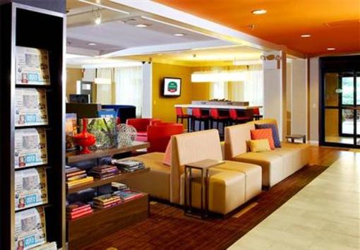фото отеля Courtyard by Marriott State College