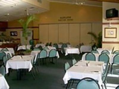 фото отеля Emerald Maraboon Motor Inn