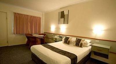 фото отеля Emerald Maraboon Motor Inn