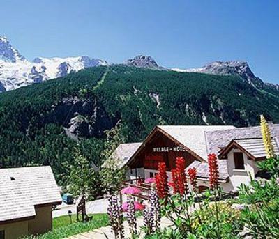 фото отеля Hotel Chalets de la Meije