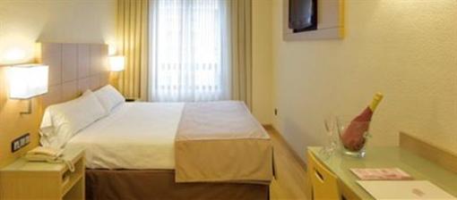 фото отеля Hotel Condes de Haro