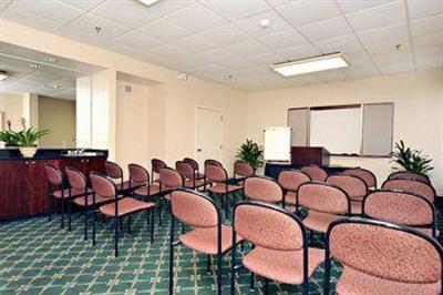 фото отеля Hampton Inn Atlanta - Cumberland Mall / NW