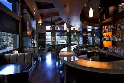 фото отеля Sandman Suites Surrey-Guildford