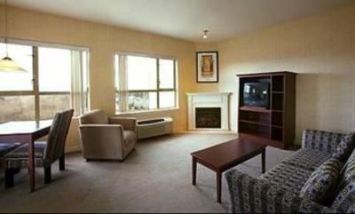 фото отеля Sandman Suites Surrey-Guildford