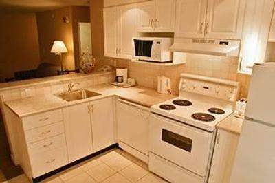 фото отеля Sandman Suites Surrey-Guildford