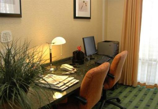 фото отеля SpringHill Suites Grand Rapids Airport