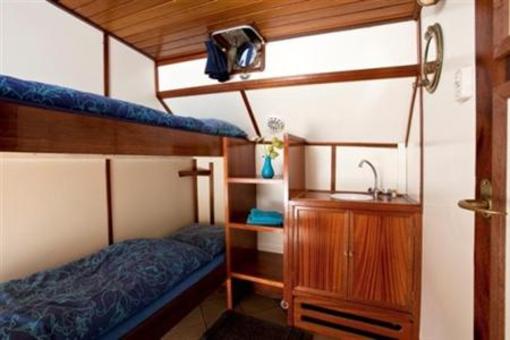 фото отеля Floating Hostel