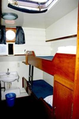 фото отеля Floating Hostel