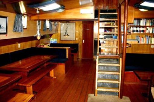 фото отеля Floating Hostel