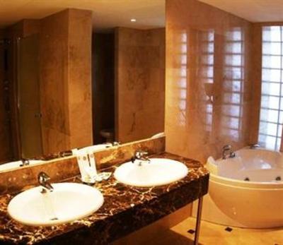 фото отеля Apartamentos Spa Cadiz Plaza