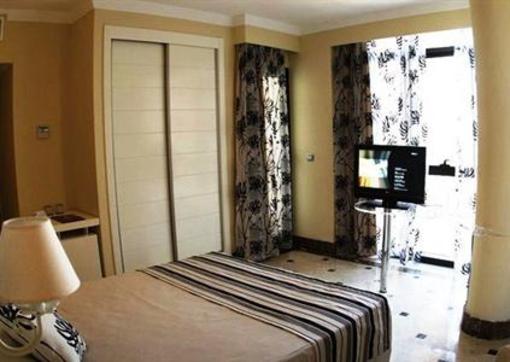 фото отеля Apartamentos Spa Cadiz Plaza