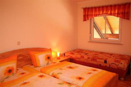 фото отеля Ferienwohnungen&Pension Neuber