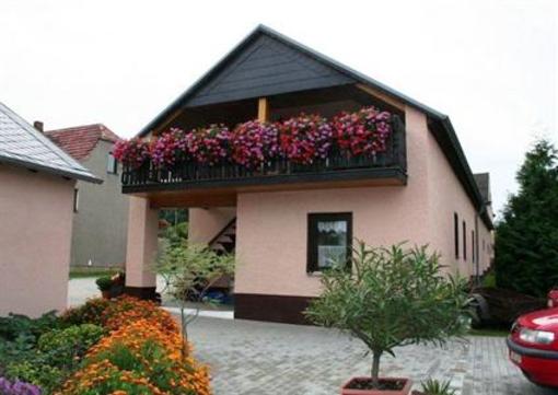 фото отеля Ferienwohnungen&Pension Neuber